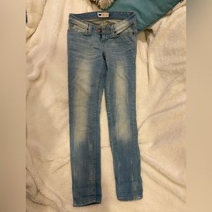 Levi’s Demi Curve Jeans - Medium Wash